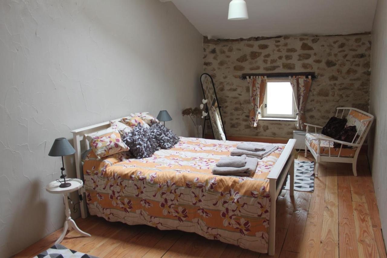 Gite La Pimparola Villa Nouic Exteriör bild