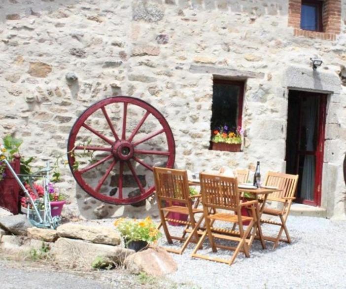 Gite La Pimparola Villa Nouic Exteriör bild